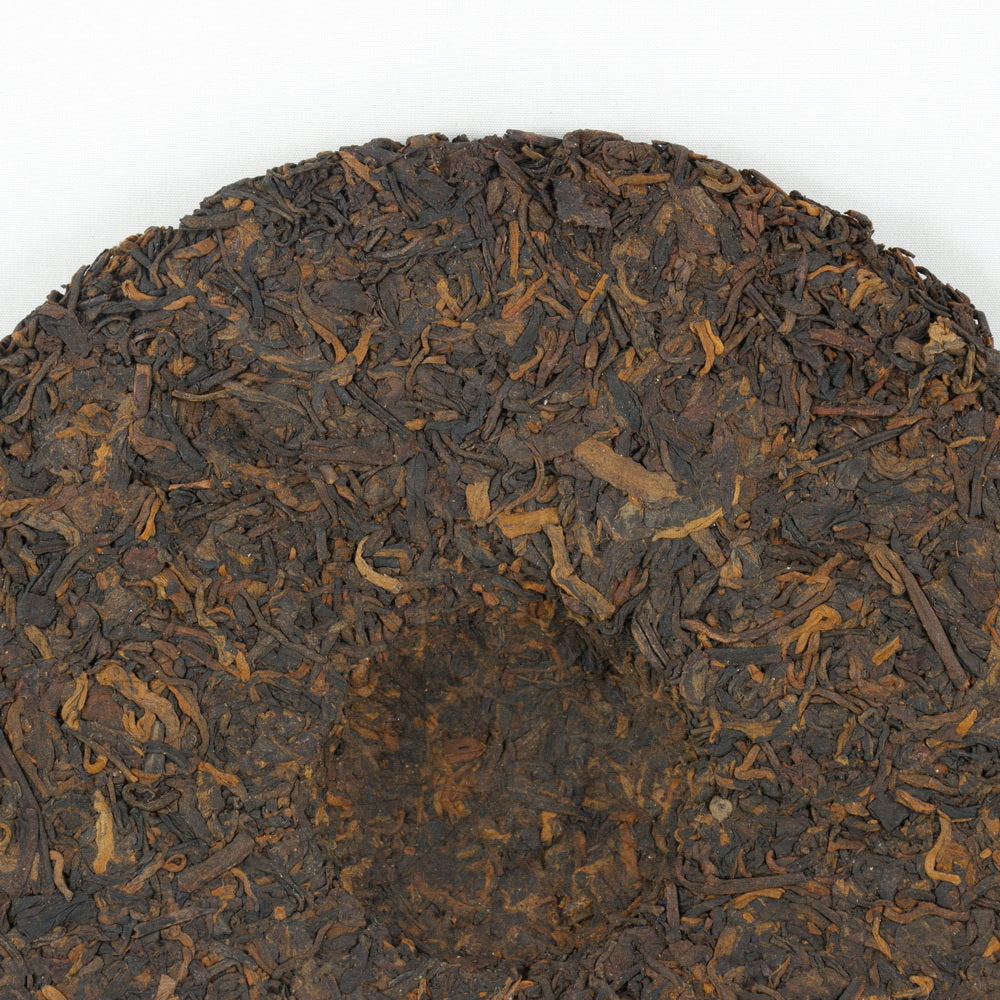 Pu-Erh Tea Cake Red Dayi 7262 Menghai Tea Factory, 2003 (Ripe/Shou)